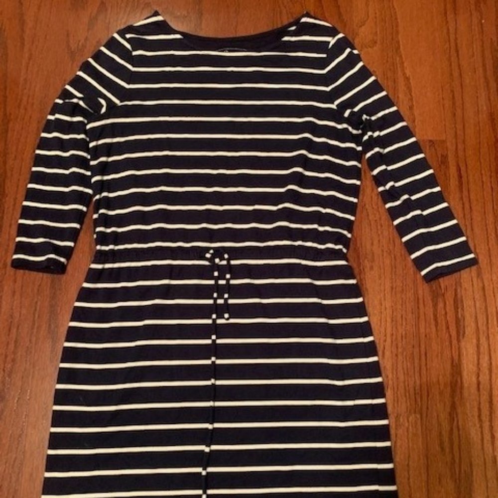 LADIES SOMA LOUNGE WEAR DRESS, SIZE MEDIUM, TIES AT WAIST